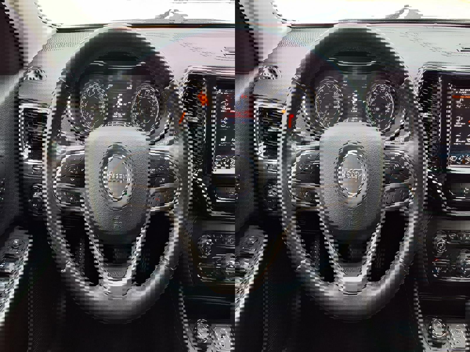 Used 2019 Jeep Cherokee Limited image 14