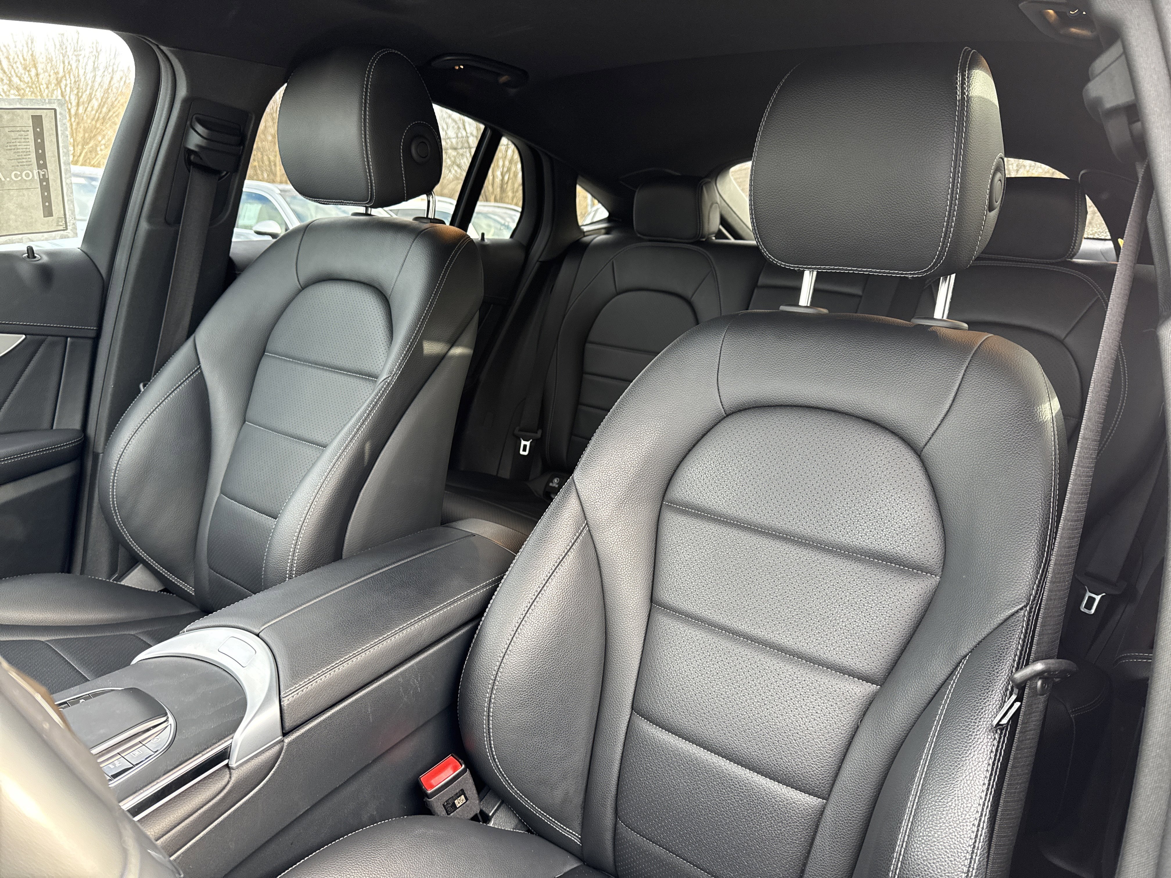 Used 2023 Mercedes-Benz GLC 300 4MATIC Coupe image 9