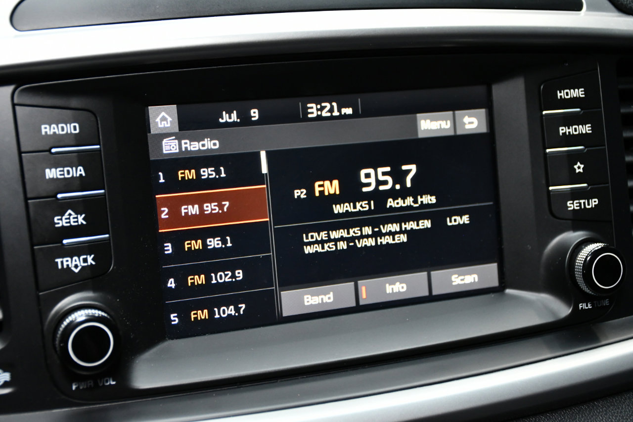 Used 2019 Kia Sorento LX image 43