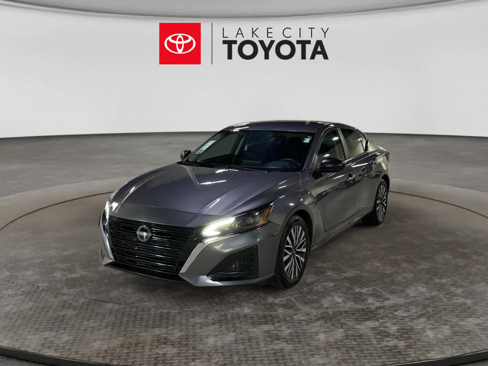 Used 2025 Nissan Altima 2.5 SV FWD image 1