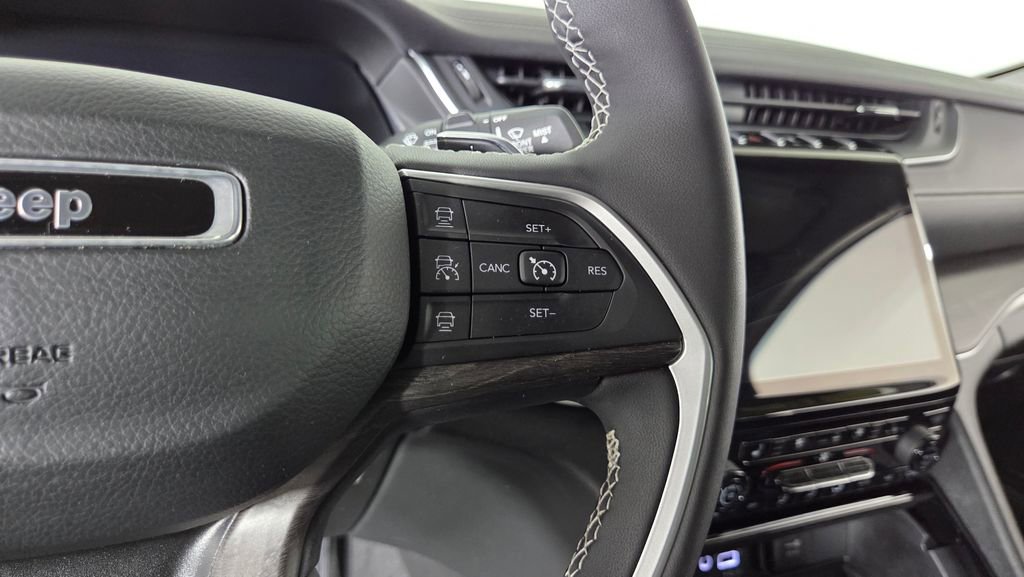 Used 2023 Jeep Grand Cherokee L Limited w/ Luxury Tech Group II AWD/4WD image 20