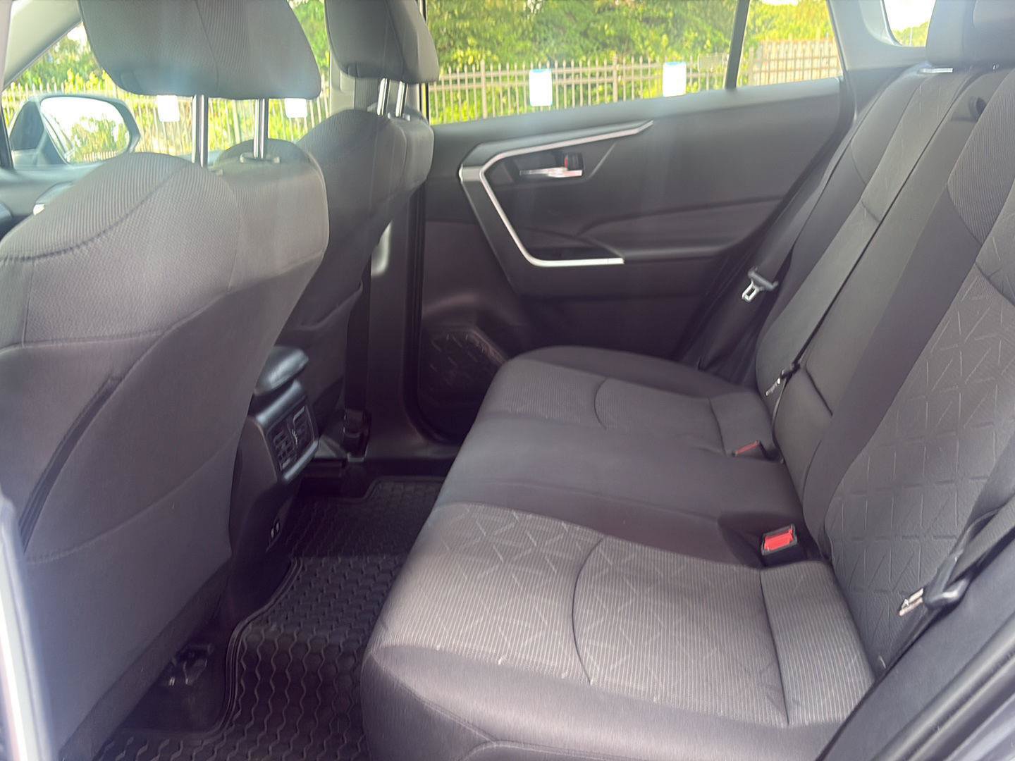 Used 2021 Toyota RAV4 XLE AWD/4WD image 16