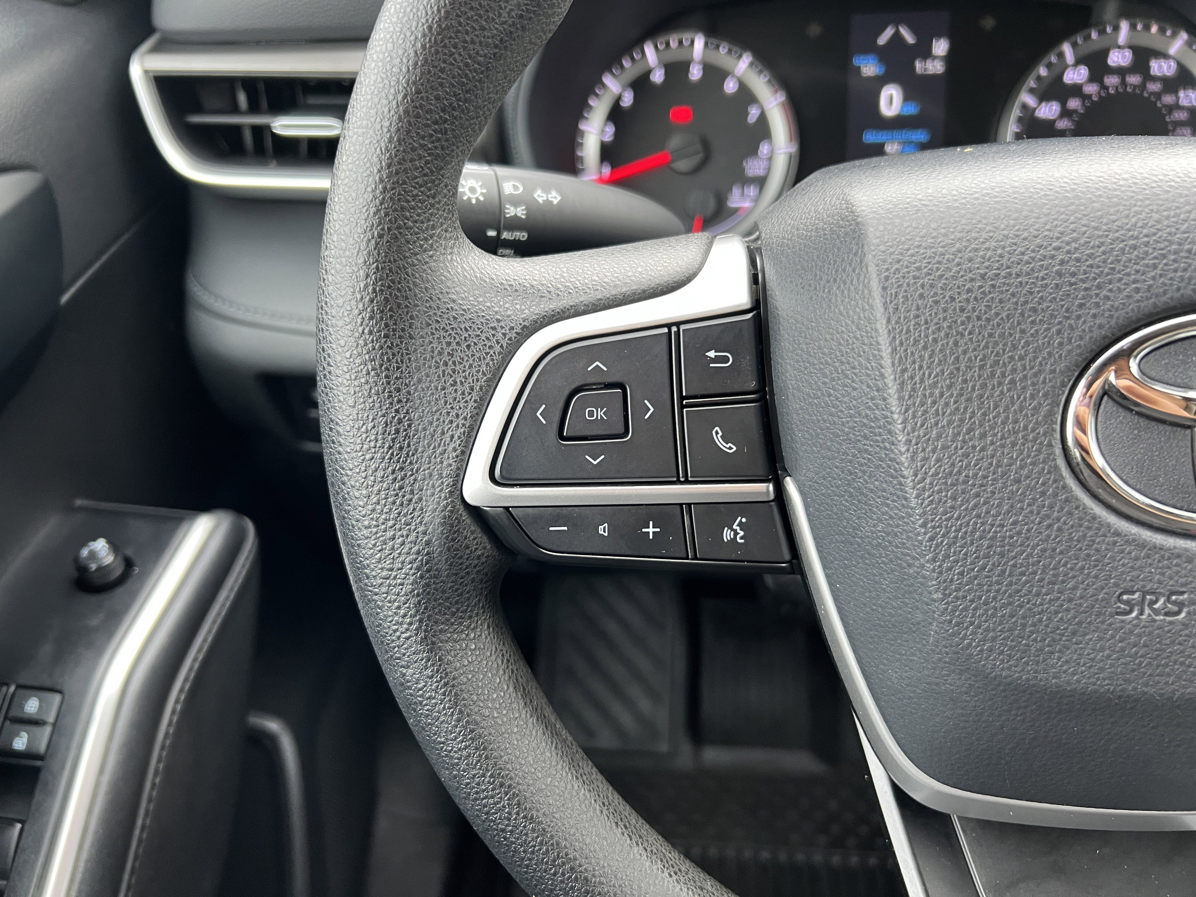 Used 2022 Toyota Highlander L image 29