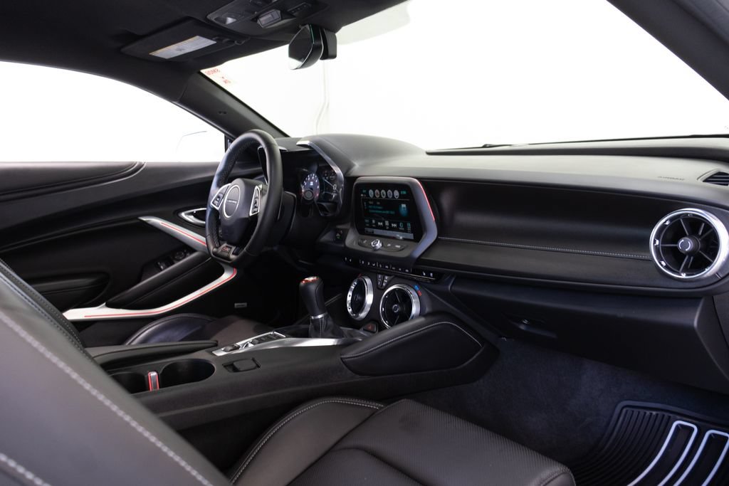 Used 2018 Chevrolet Camaro SS RWD image 22