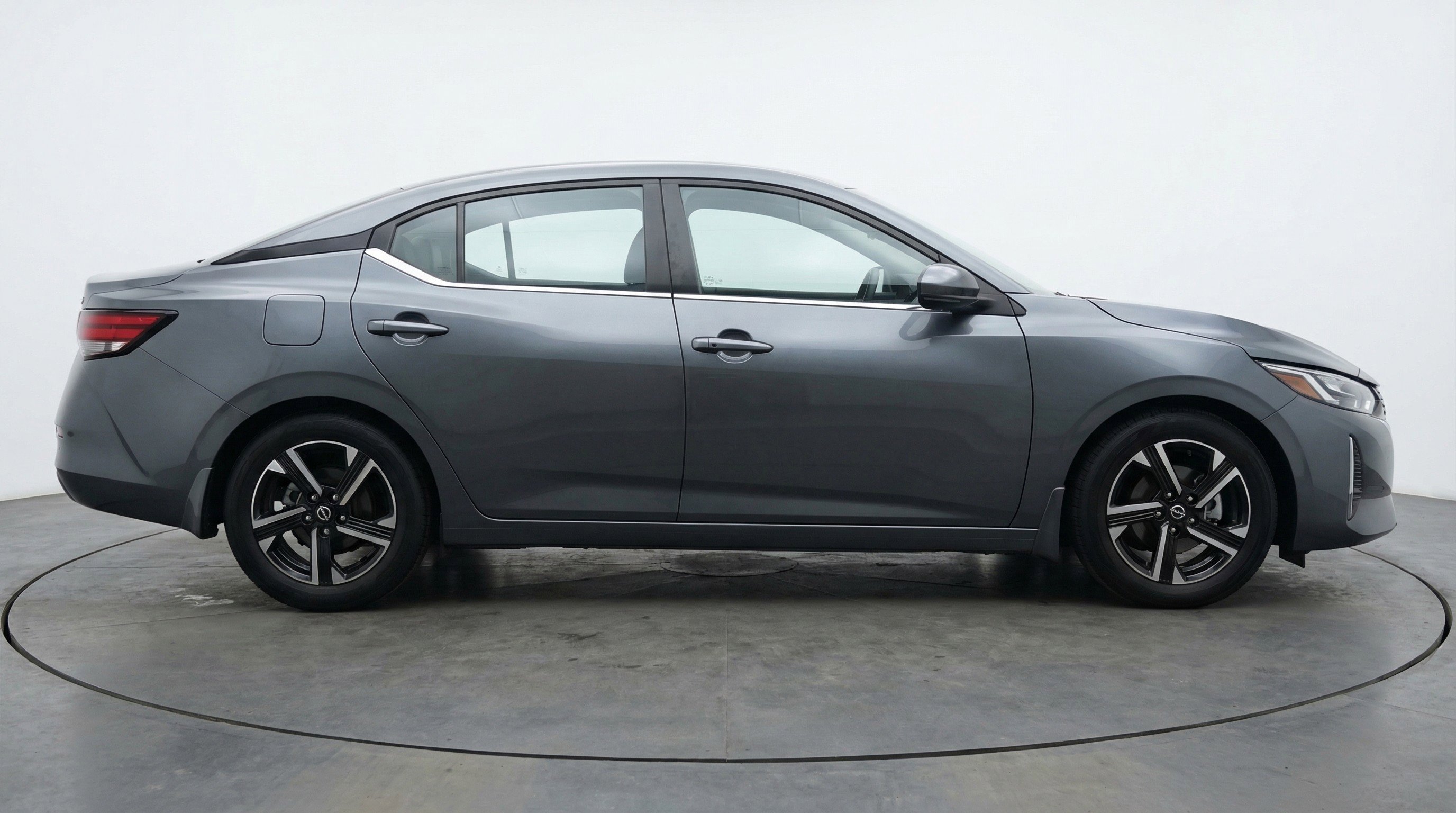 Used 2025 Nissan Sentra SV image 11