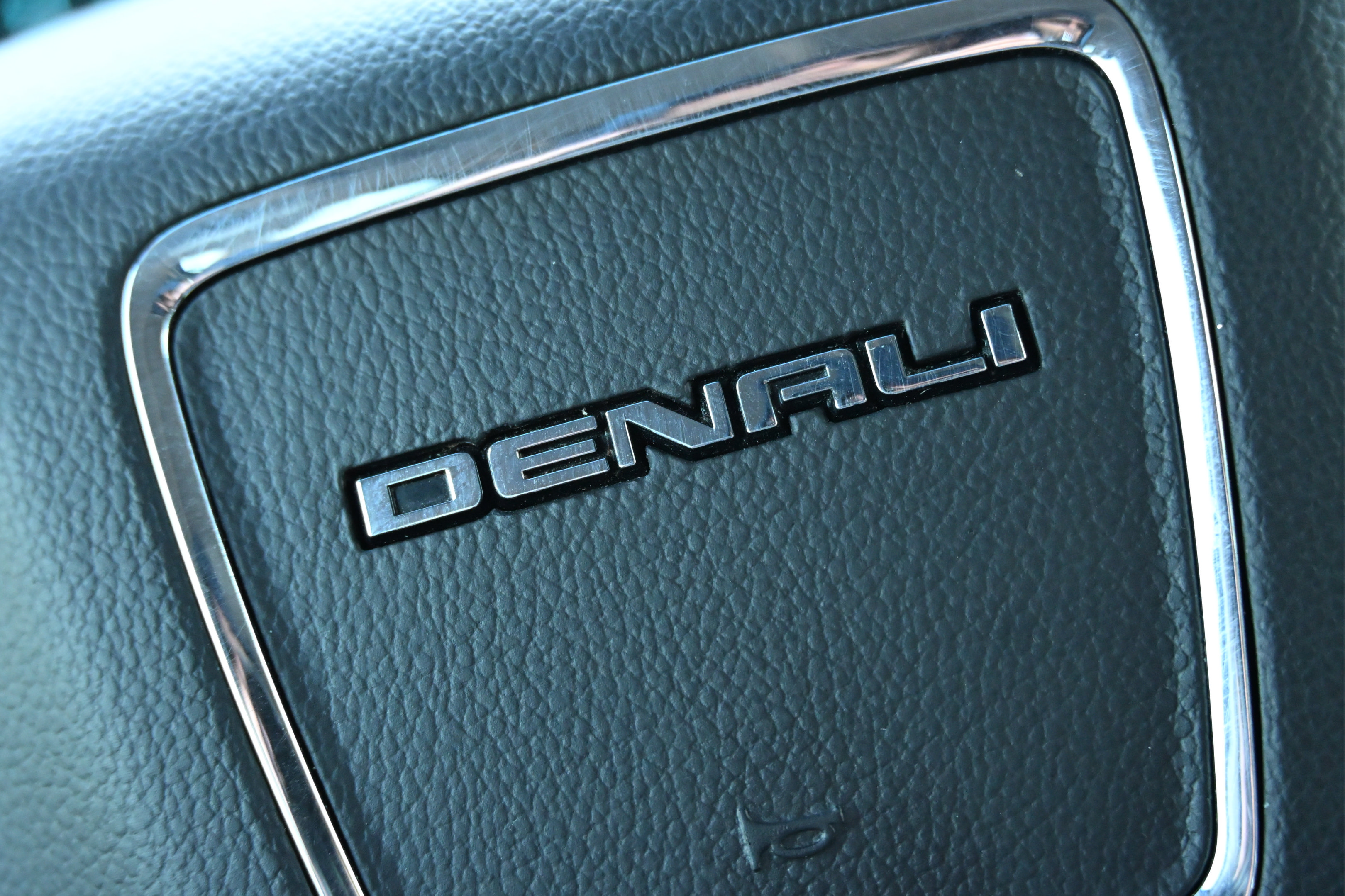 Used 2019 GMC Yukon Denali w/ Denali Ultimate Package AWD/4WD image 41
