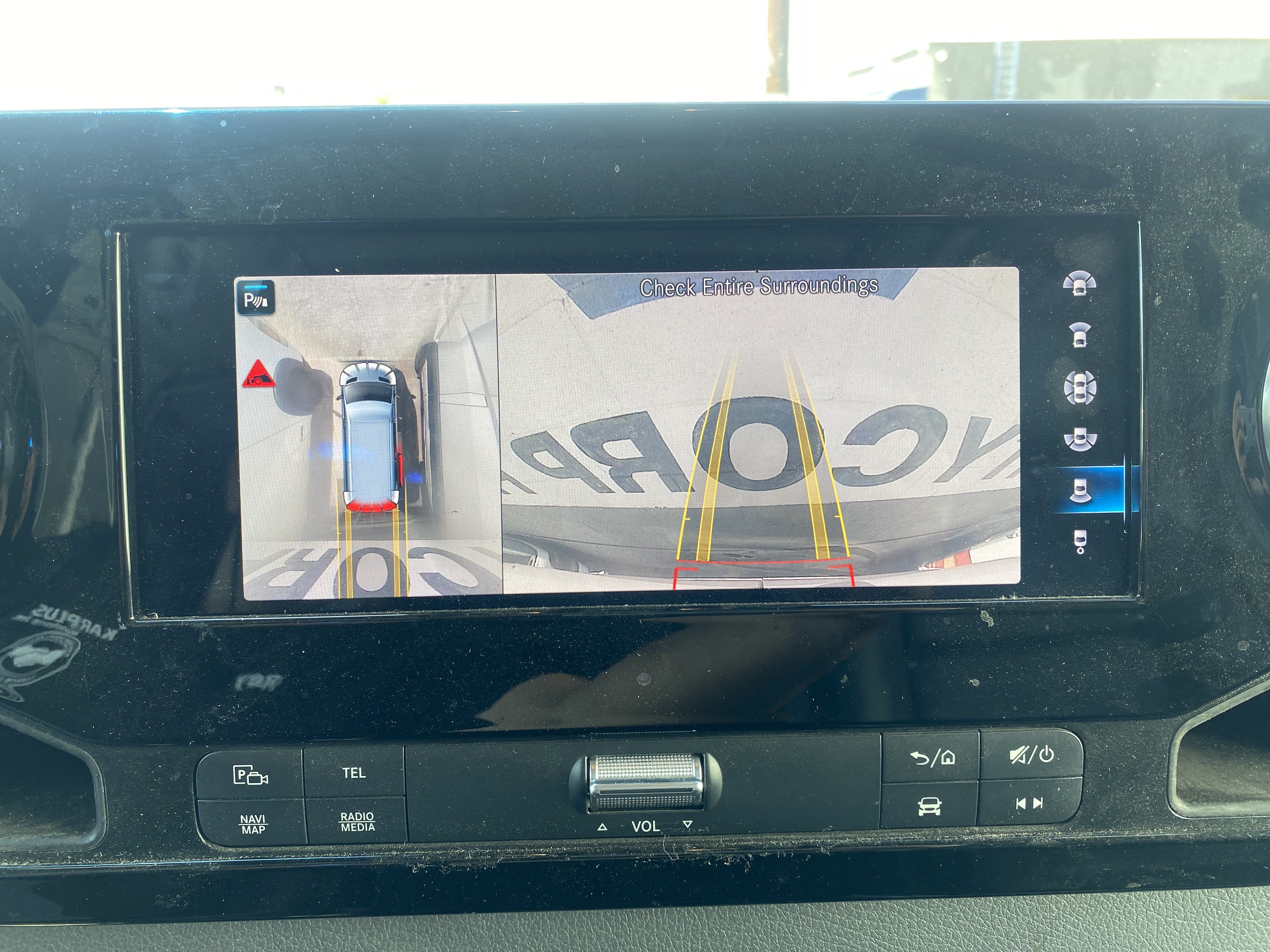 Used 2021 Mercedes-Benz Sprinter 2500 w/ Premium Plus Package image 21