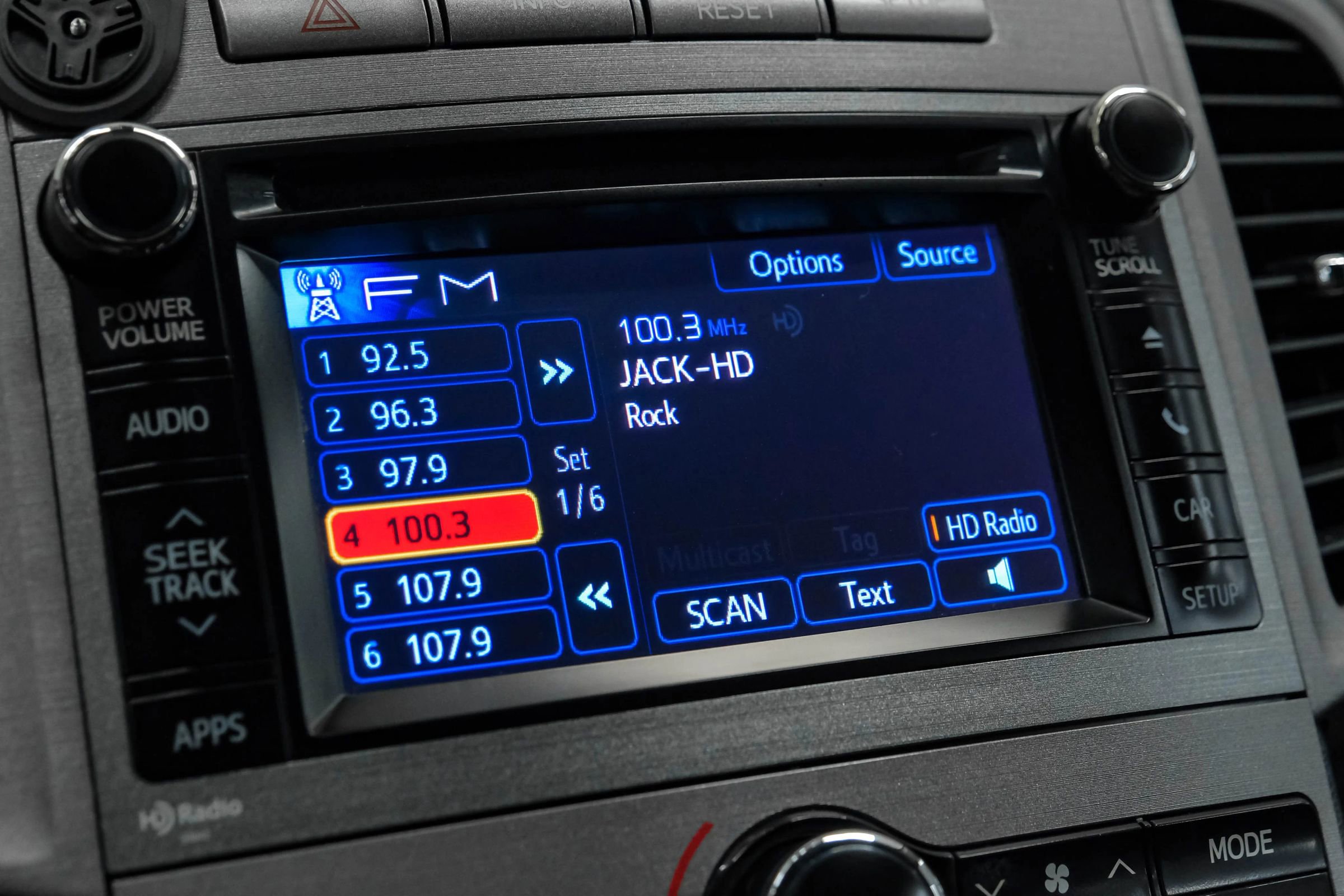Used 2013 Toyota Venza XLE image 25