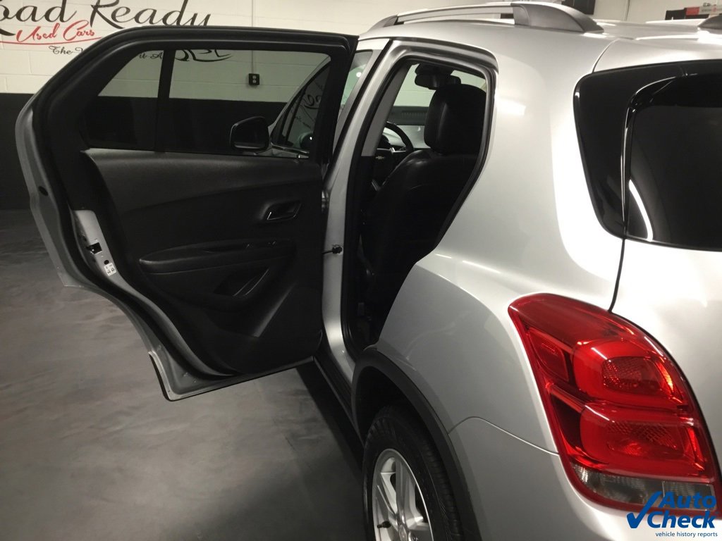 Used 2017 Chevrolet Trax LT w/ Driver Confidence Package image 27