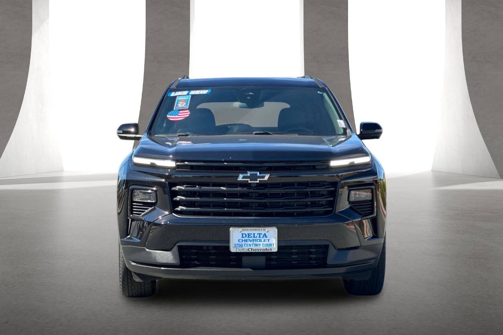 Used 2024 Chevrolet Traverse LT w/ Midnight/Sport Edition FWD image 9