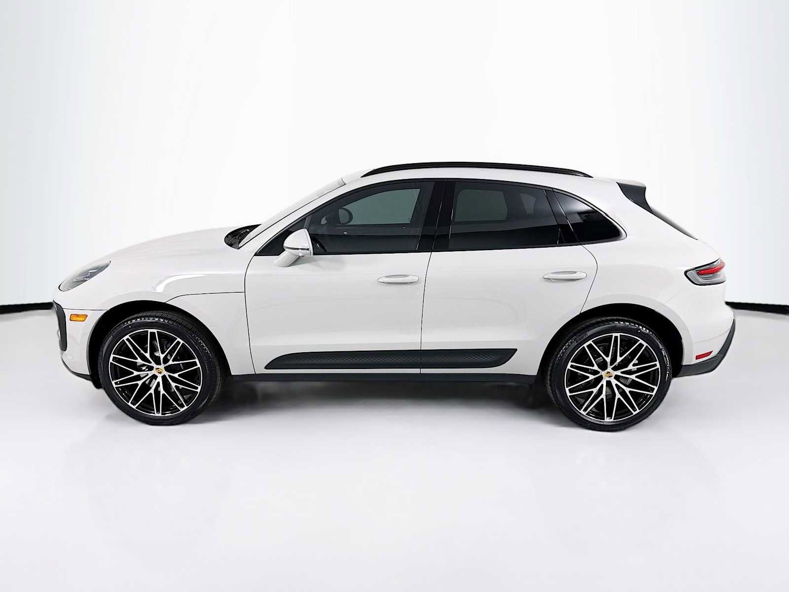 New 2026 Porsche Macan image 2