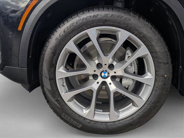 Used 2026 BMW X5 xDrive40i w/ Climate Comfort Package image 10