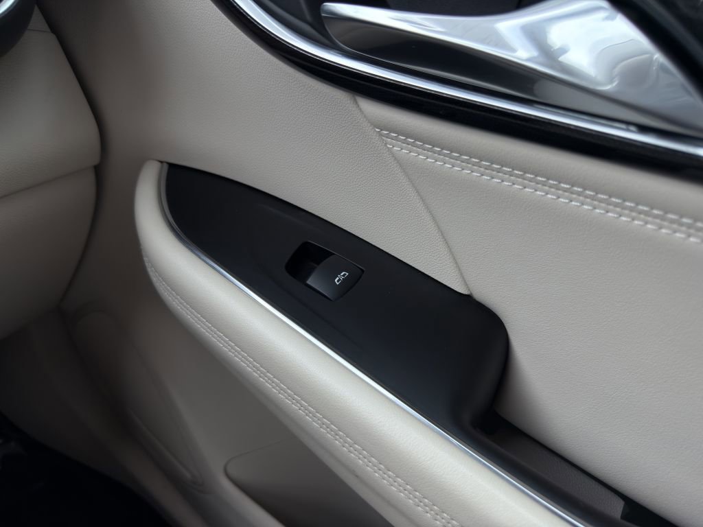 Used 2023 Buick Envision Preferred image 15