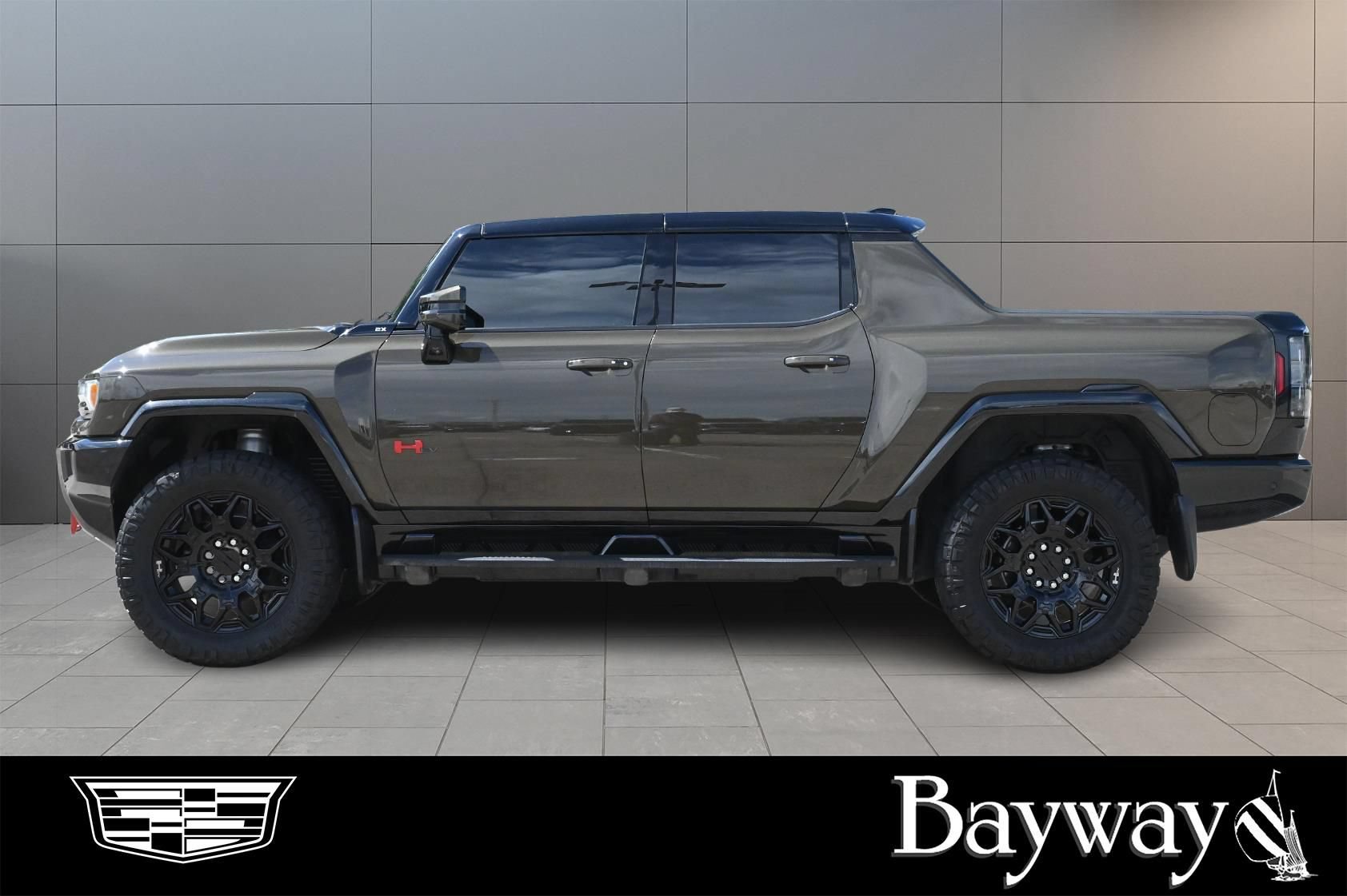 Used 2025 GMC Hummer EV 2X w/ LPO, Sport Package AWD/4WD image 4