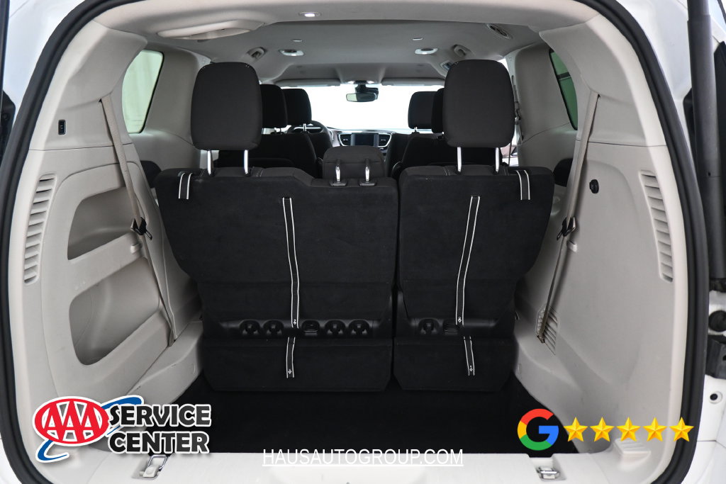 Used 2023 Chrysler Voyager LX FWD image 22