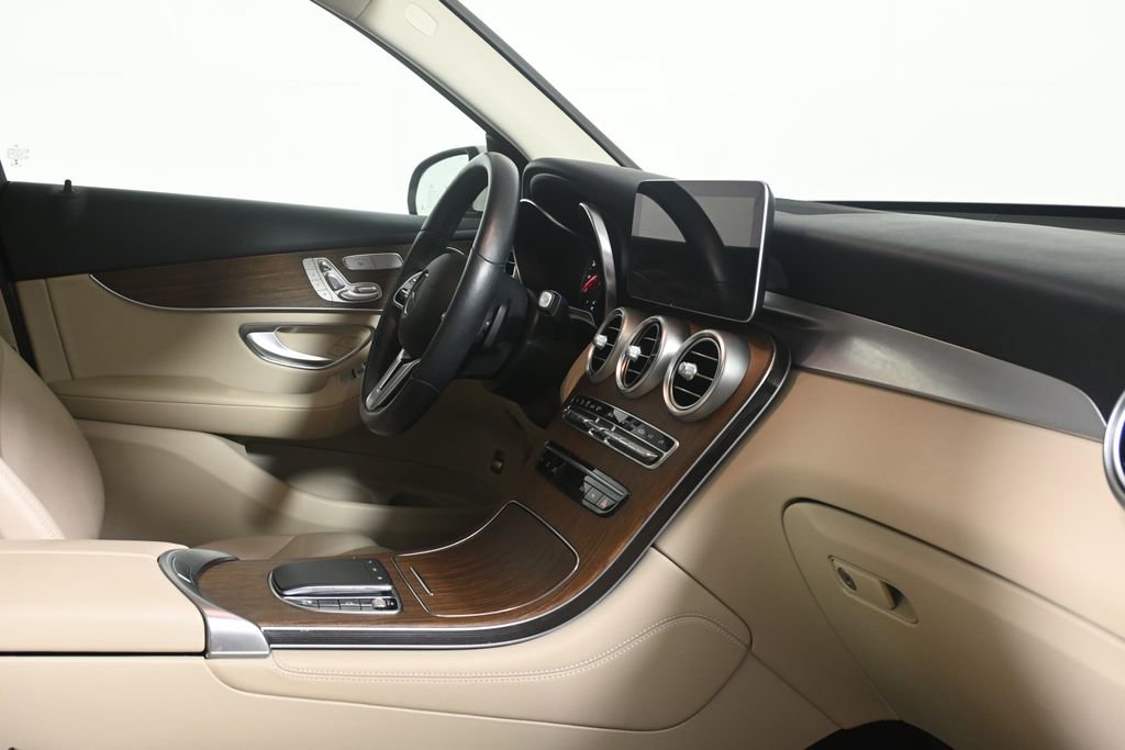 Used 2020 Mercedes-Benz GLC 300 4MATIC image 34