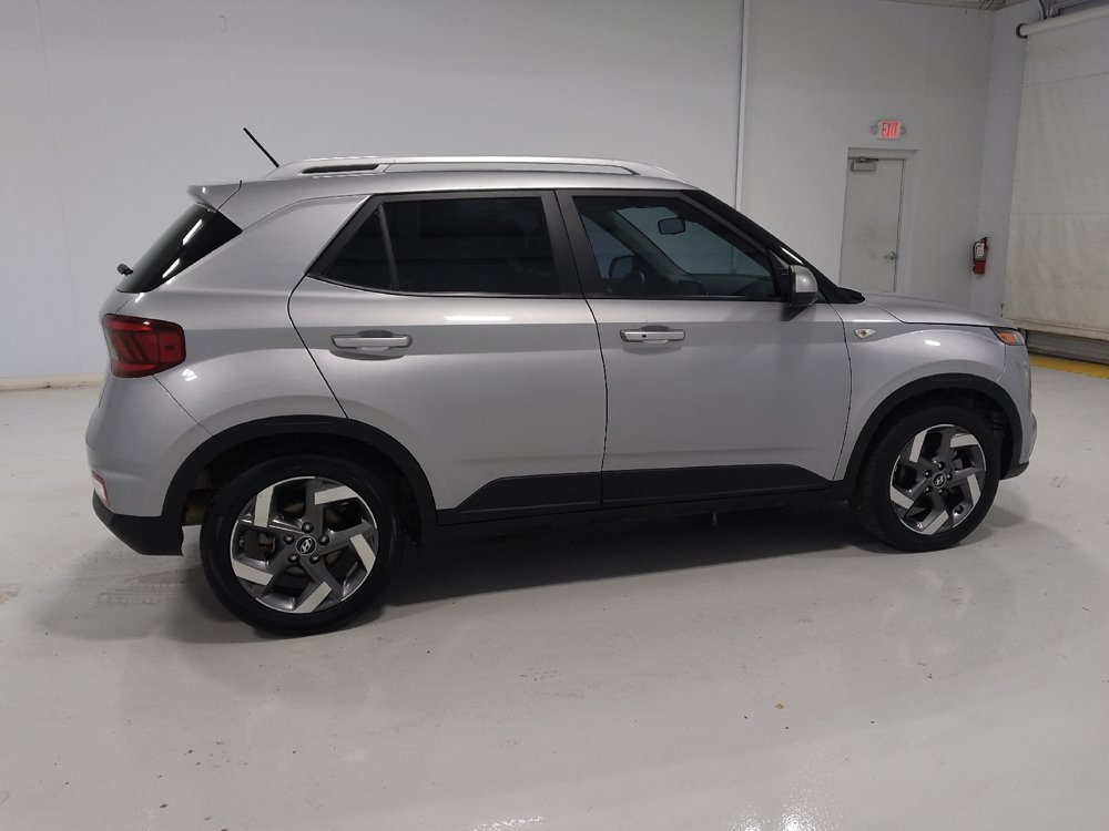 Used 2025 Hyundai Venue SEL FWD image 10