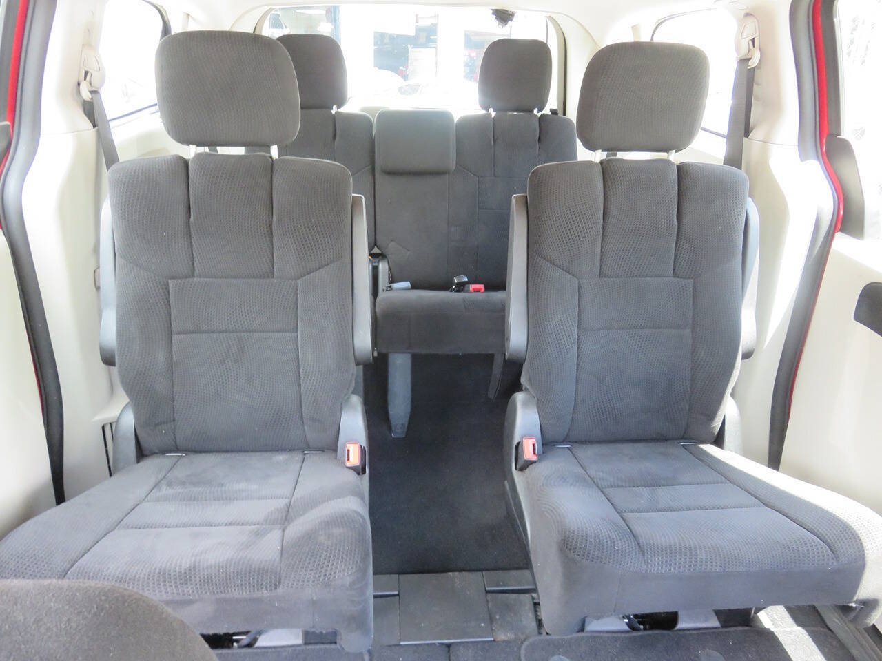 Used 2014 Dodge Grand Caravan SE w/ Quick Order Package 29E SE FWD image 19