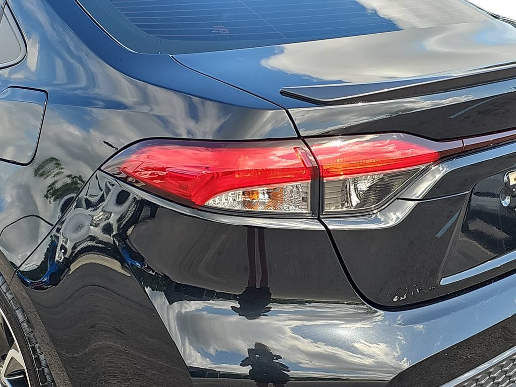Used 2022 Toyota Corolla XSE FWD image 35