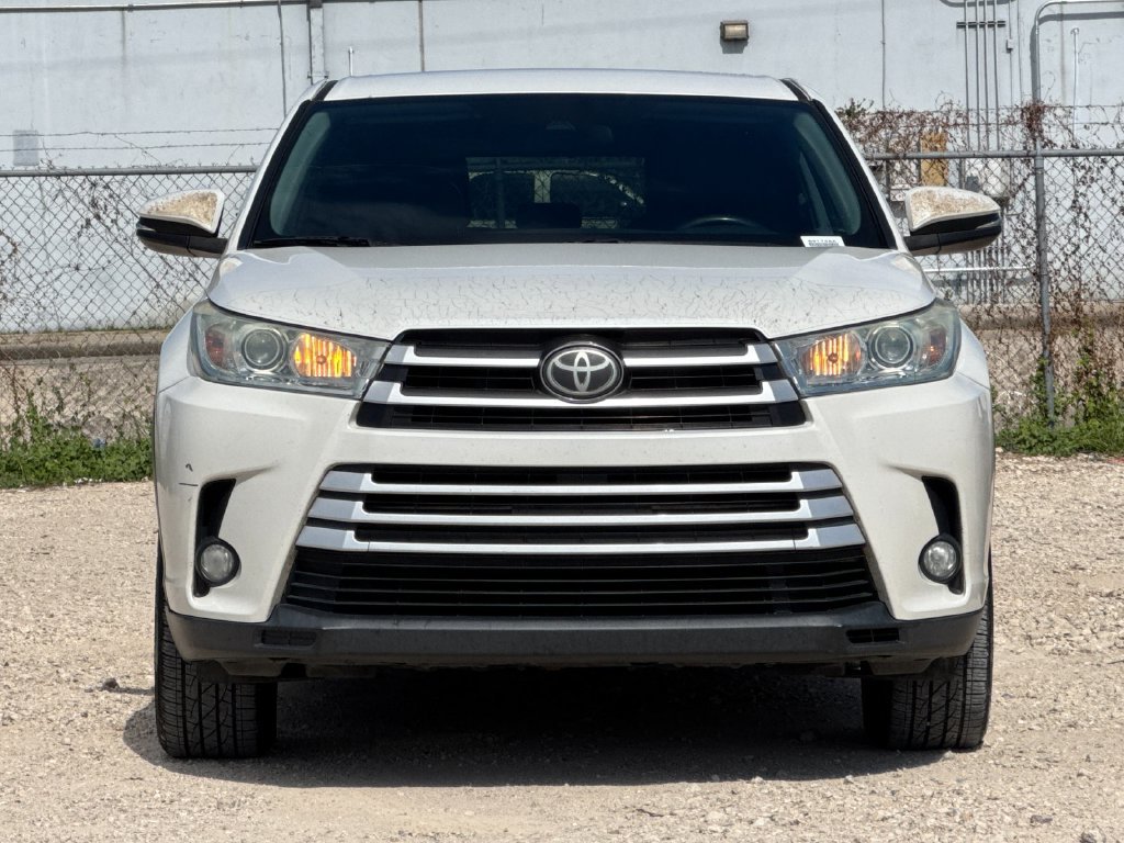 Used 2018 Toyota Highlander Plus FWD image 9
