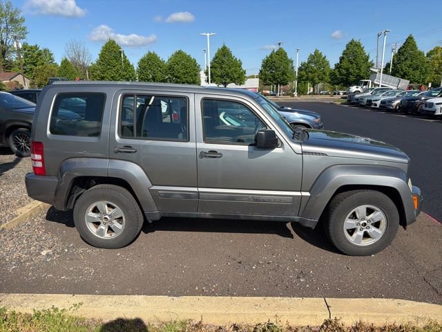 Used 2012 Jeep Liberty Sport AWD/4WD image 4
