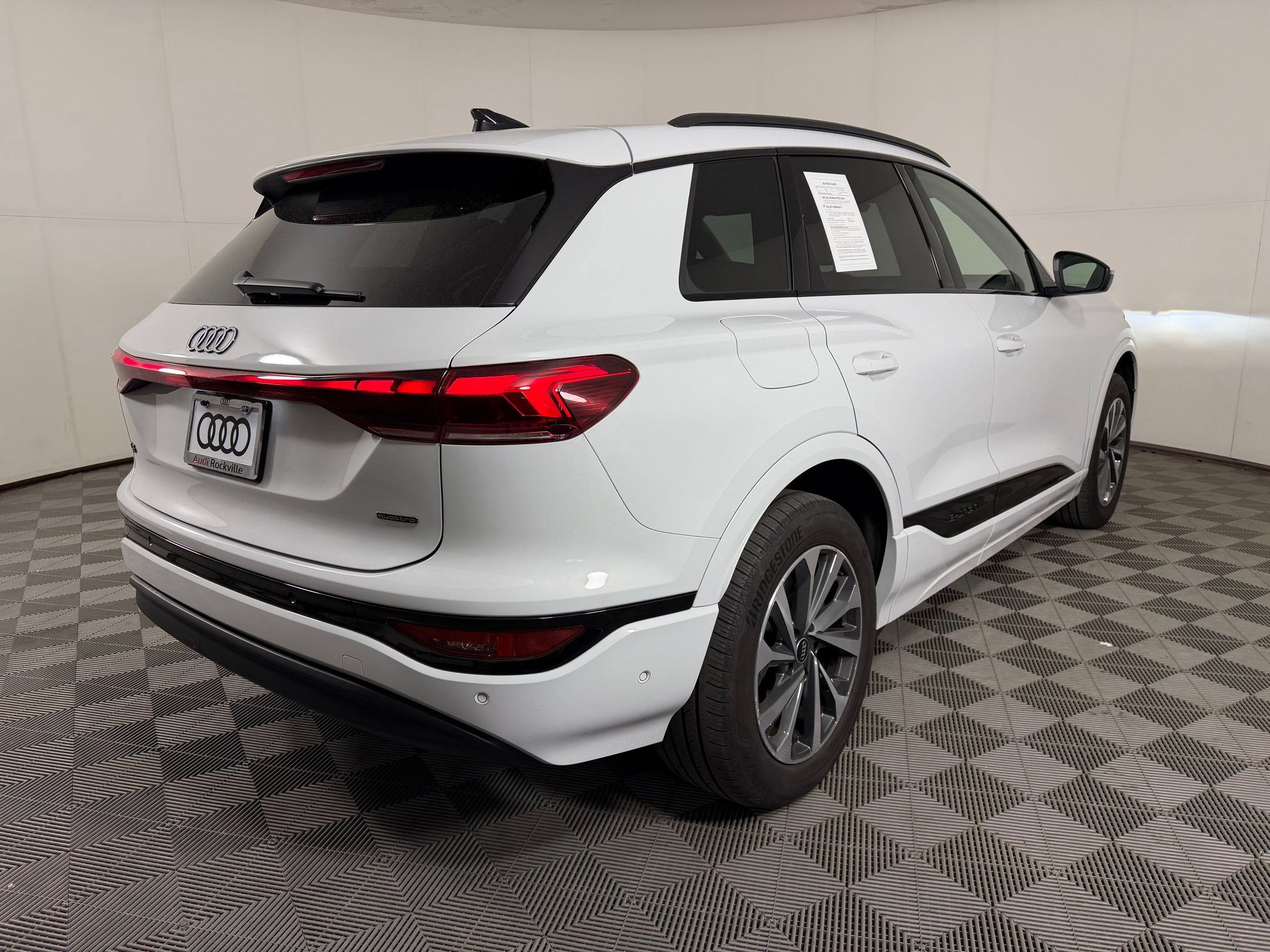 Used 2025 Audi Q6 e-tron Premium w/ Convenience Package AWD/4WD image 9