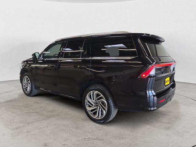 Used 2025 Lincoln Navigator Reserve AWD/4WD image 7