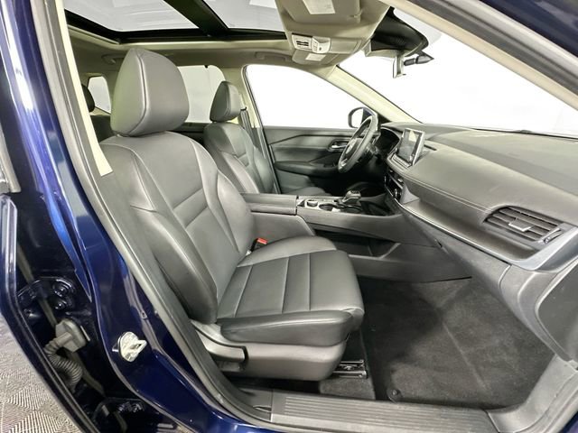 Used 2024 Nissan Rogue SV w/ SV Premium Package image 29
