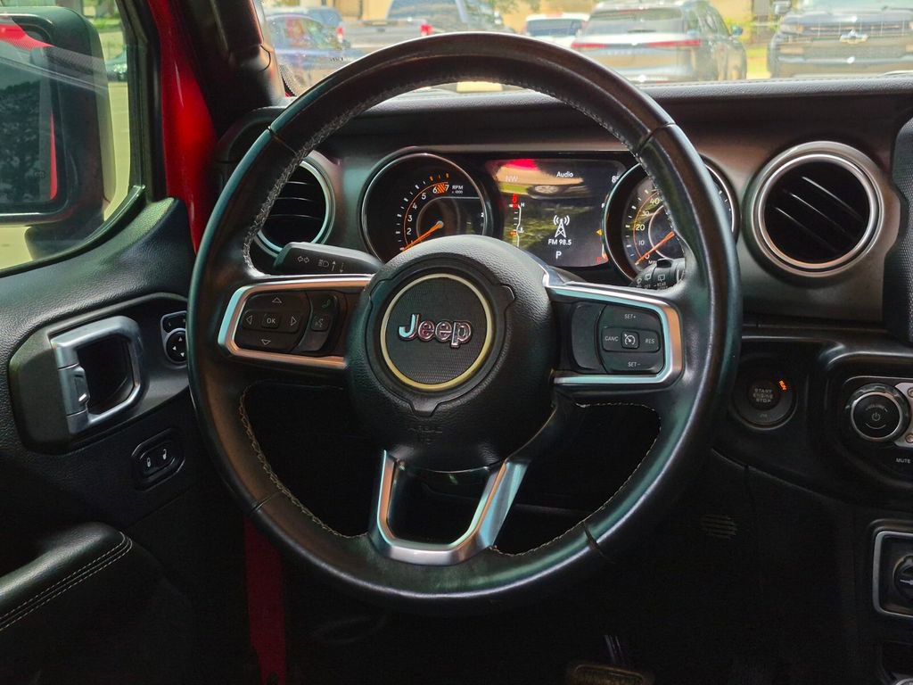 Used 2018 Jeep Wrangler Unlimited Sahara AWD/4WD image 11