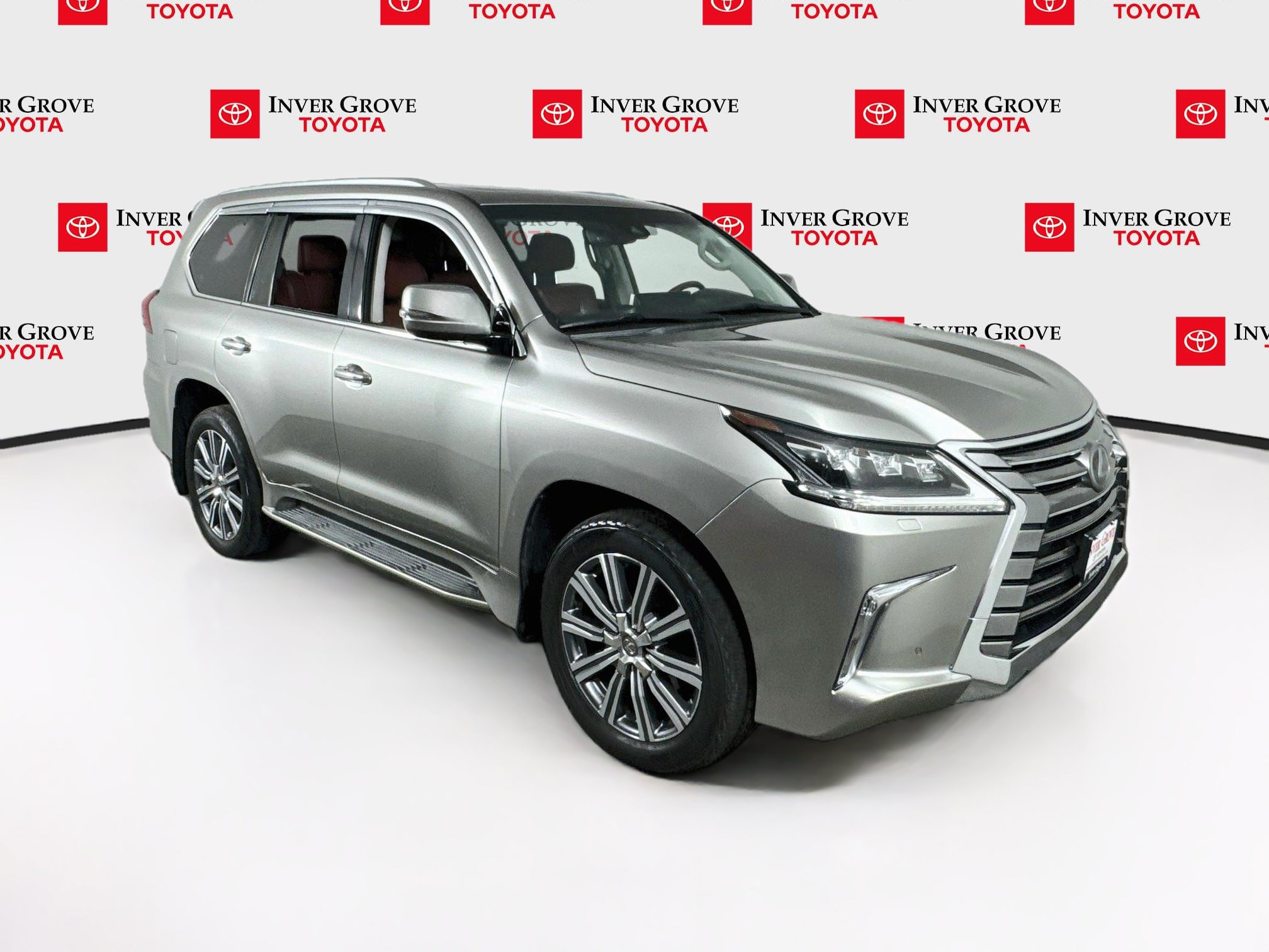 Used 2017 Lexus LX 570 4WD w/ Luxury Package image 3