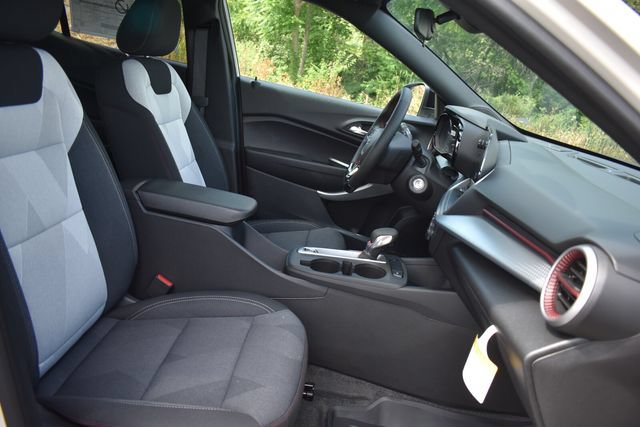 New 2026 Chevrolet Trax RS w/ Sunroof Package FWD image 13