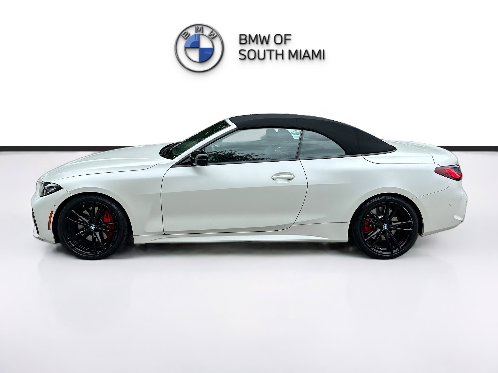 Certified 2024 BMW M440i Convertible RWD image 4