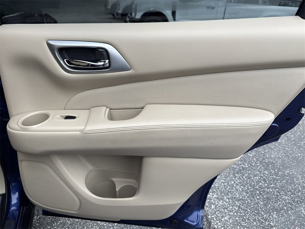 Used 2018 Nissan Pathfinder SL w/ SL Premium Package image 16