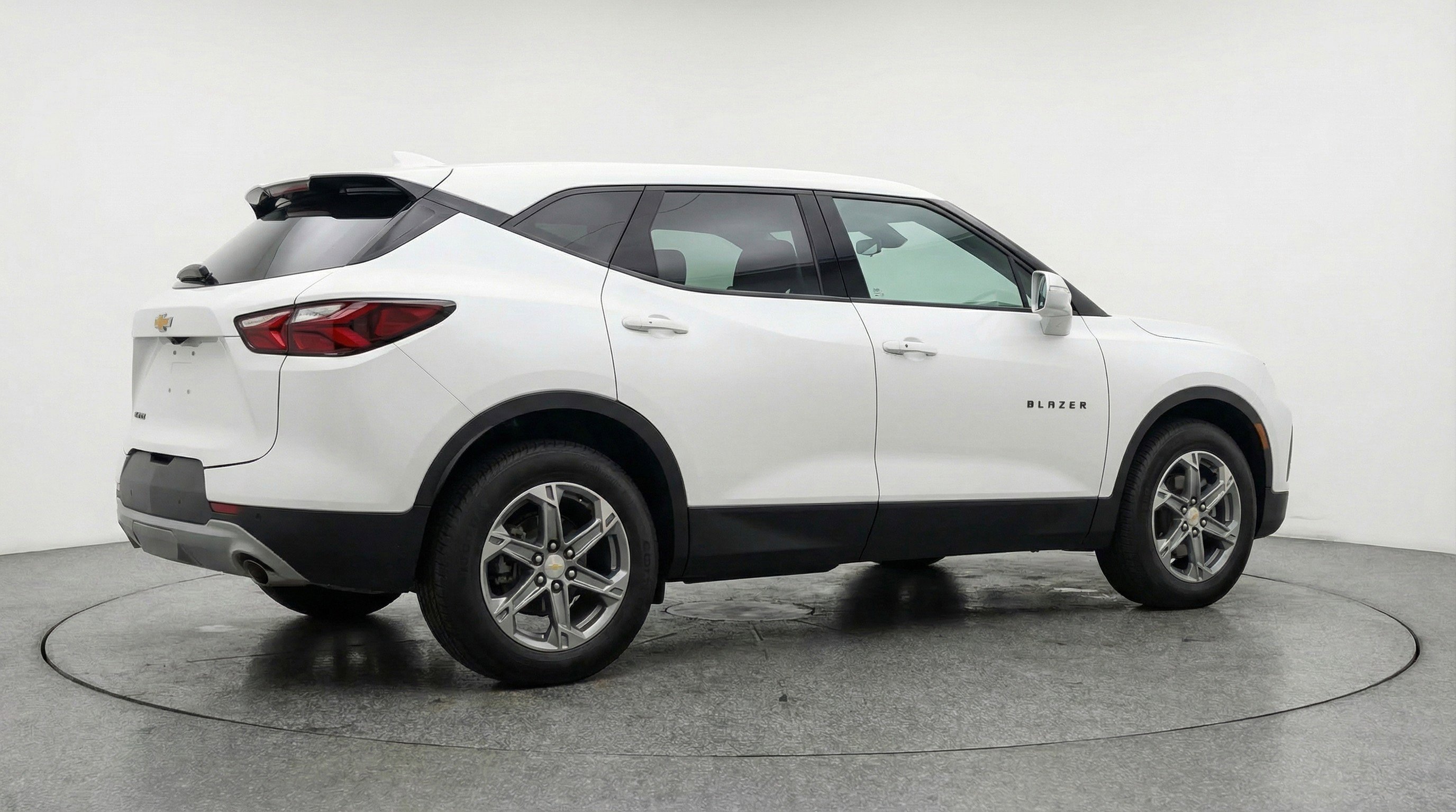 Used 2025 Chevrolet Blazer LT image 9