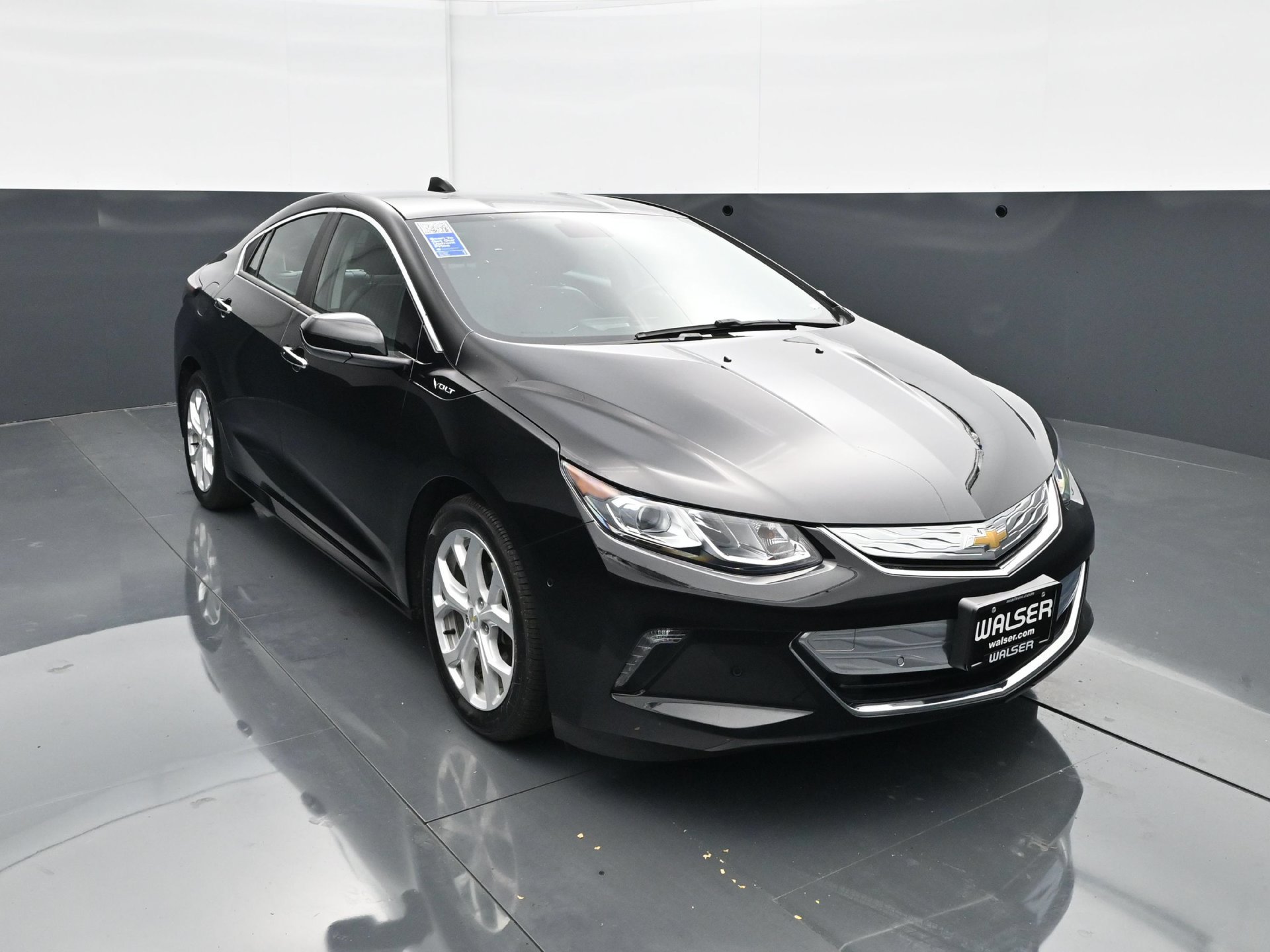 Used 2017 Chevrolet Volt Premier FWD image 11