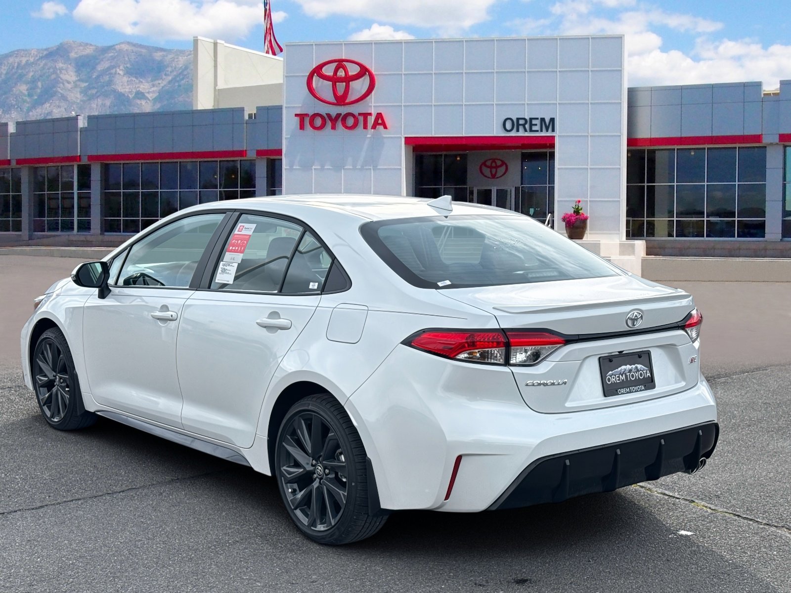 Used 2026 Toyota Corolla SE image 5