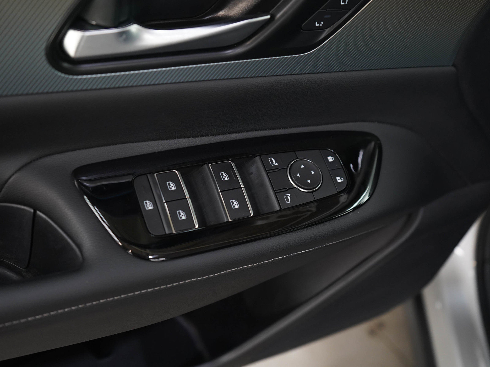 Used 2025 Nissan Murano SL AWD/4WD image 20