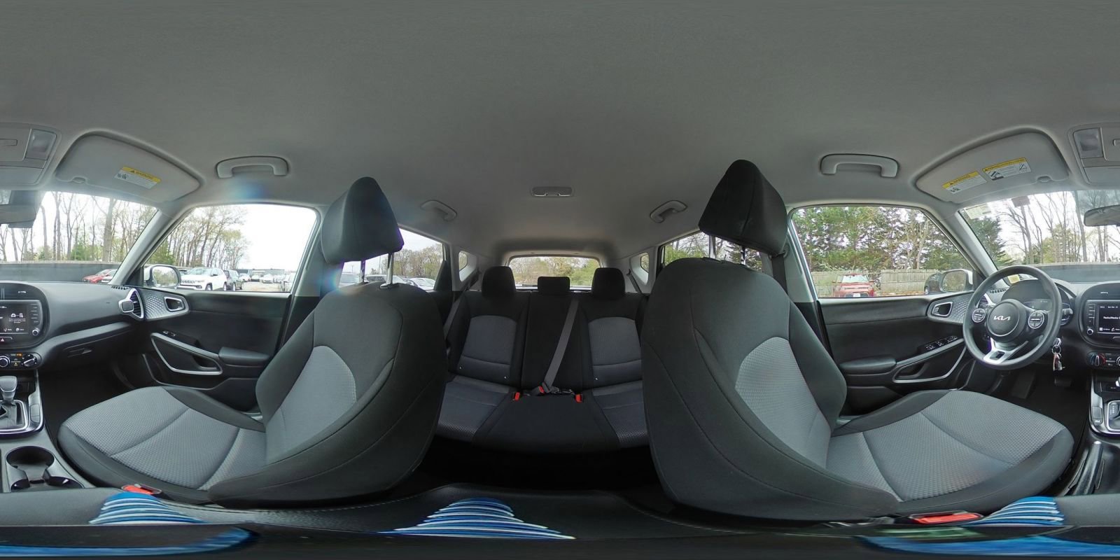 Used 2025 Kia Soul LX w/ LX Technology Package FWD image 43