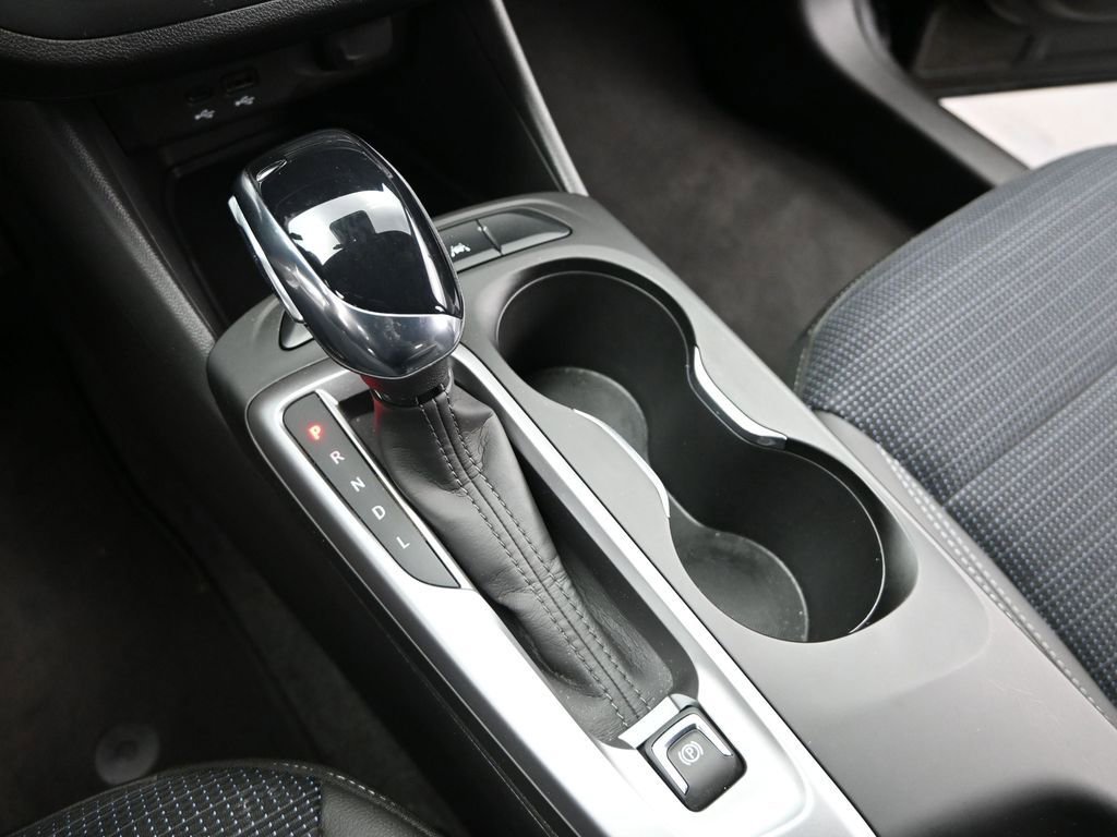 Used 2025 Buick Envista Preferred w/ Advanced Safety Package image 18