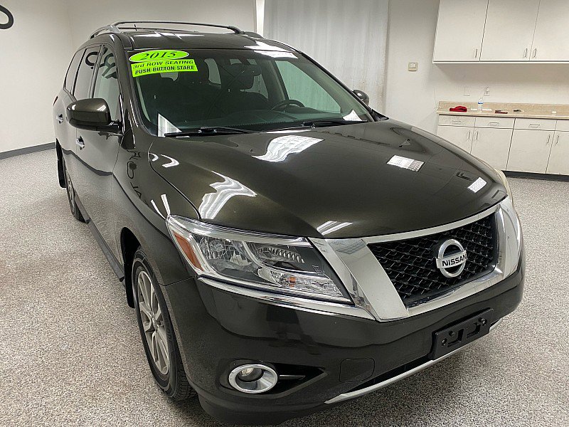 Used 2015 Nissan Pathfinder SV w/ Cargo Package image 3