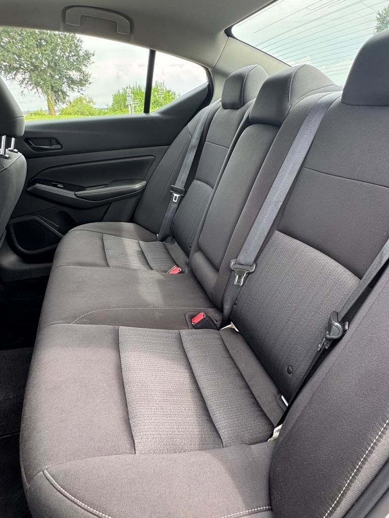 Used 2023 Nissan Altima 2.5 SV FWD image 12