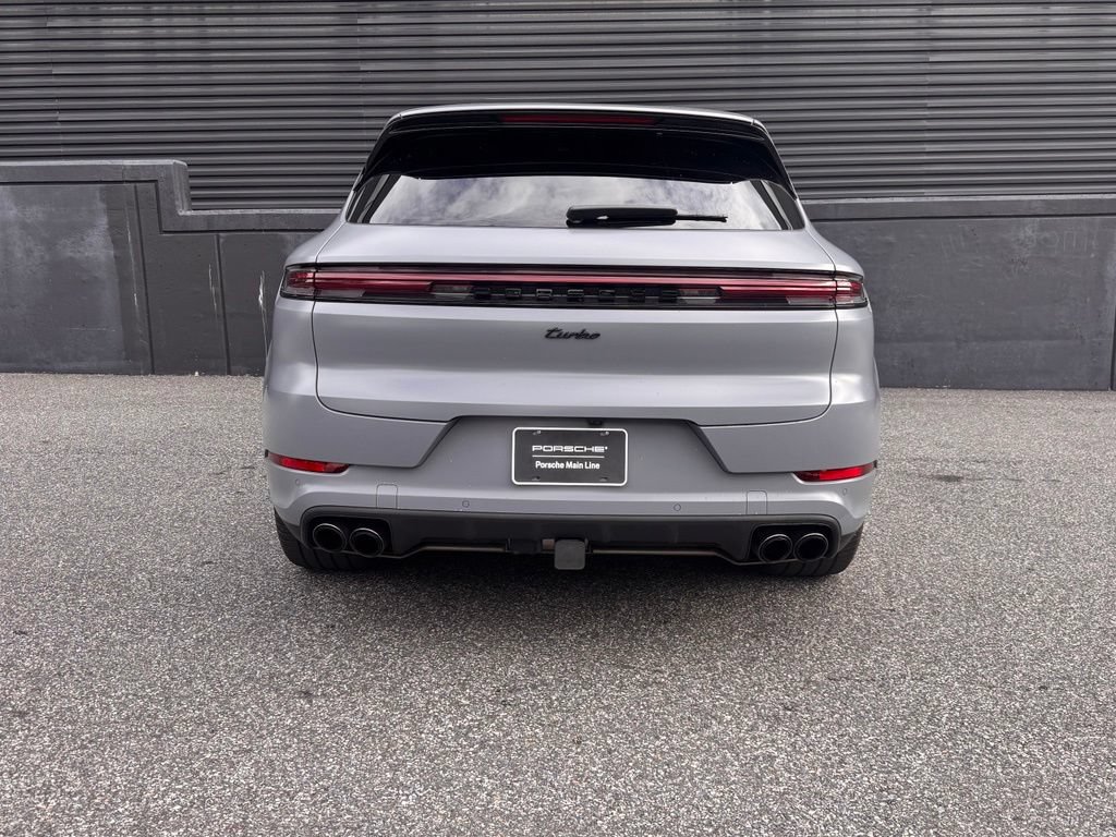 Certified 2025 Porsche Cayenne Turbo AWD/4WD image 9