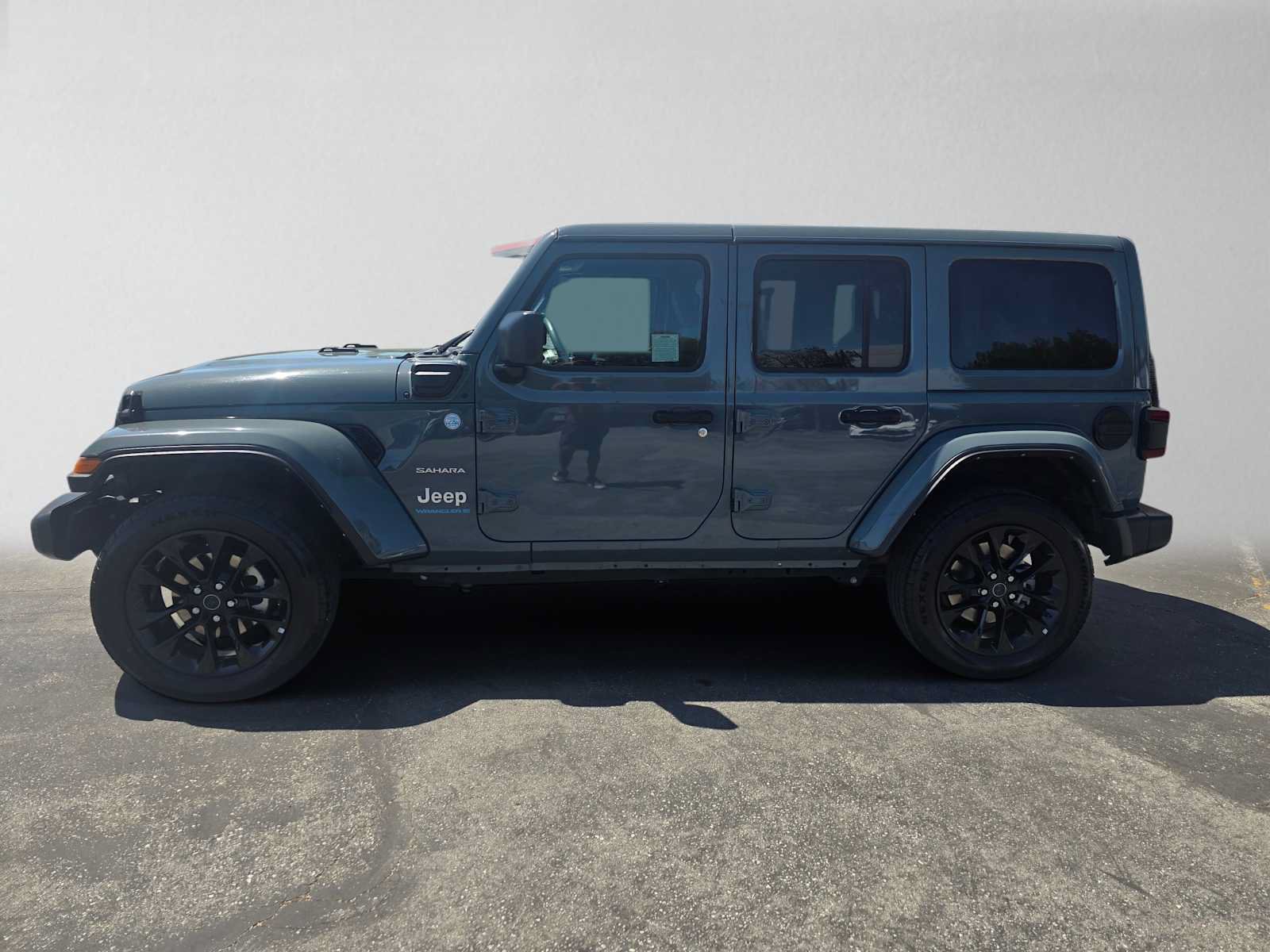 Used 2024 Jeep Wrangler Unlimited Sahara AWD/4WD image 6