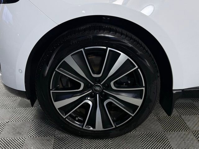 New 2025 Land Rover Range Rover SE image 15