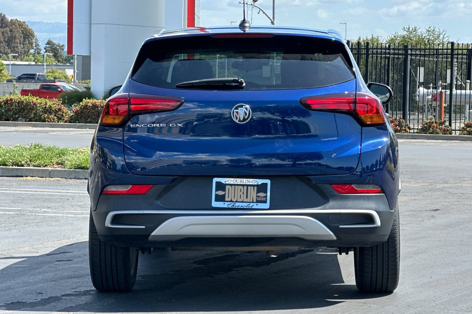 Used 2023 Buick Encore GX Preferred w/ Cold Weather Comfort Package FWD image 5
