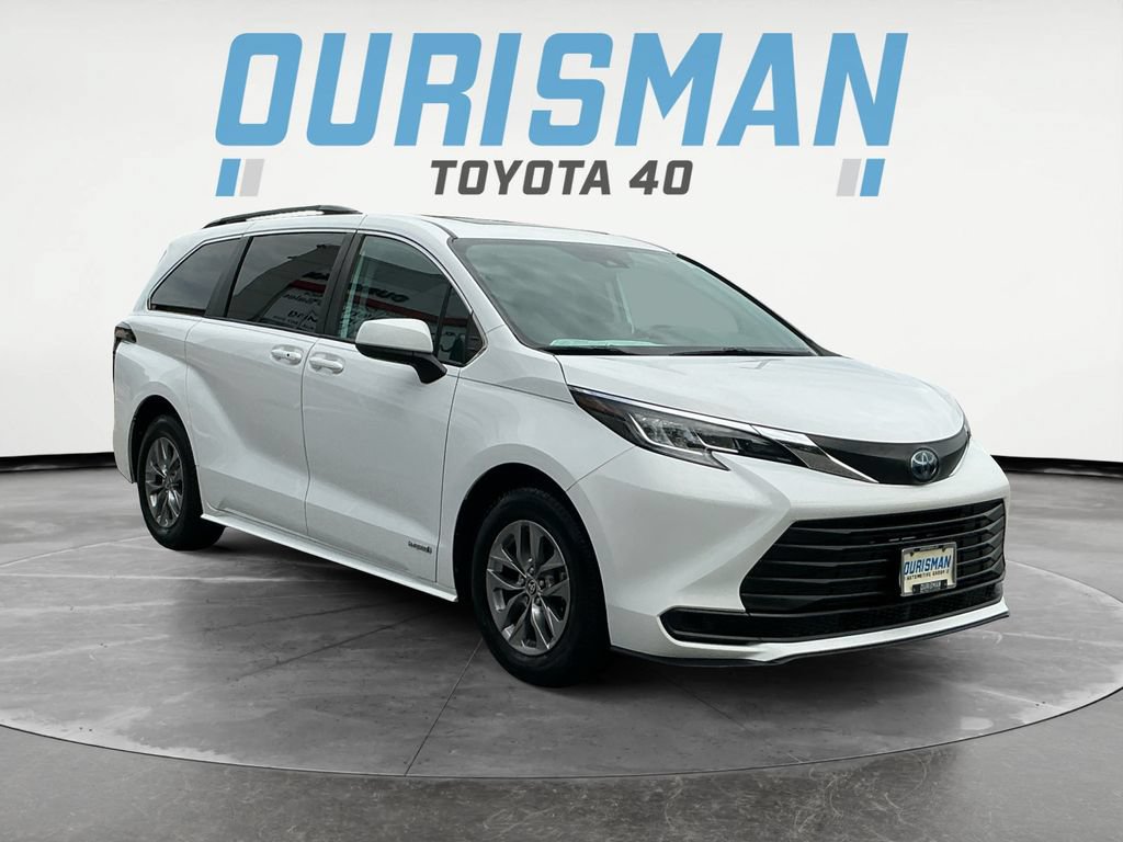 Used 2021 Toyota Sienna LE w/ LE Plus Package