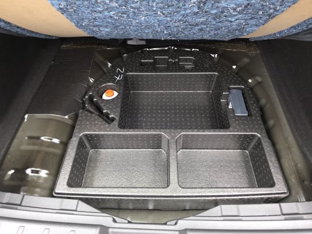 New 2027 Nissan Kicks SR w/ SR Premium Package FWD image 36