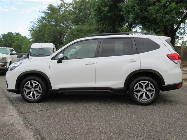 Used 2020 Subaru Forester Premium image 4