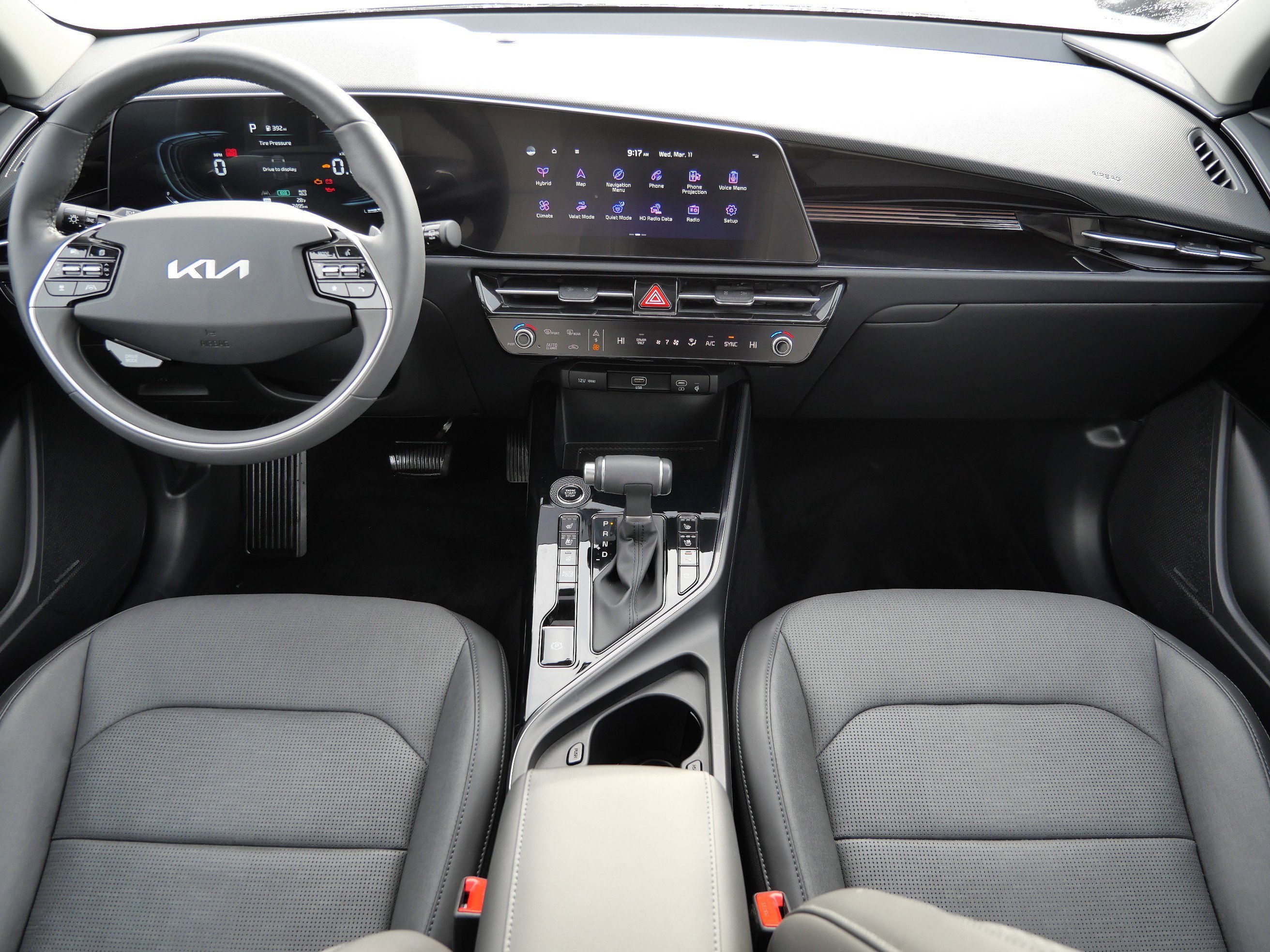 Used 2025 Kia Niro SX image 10