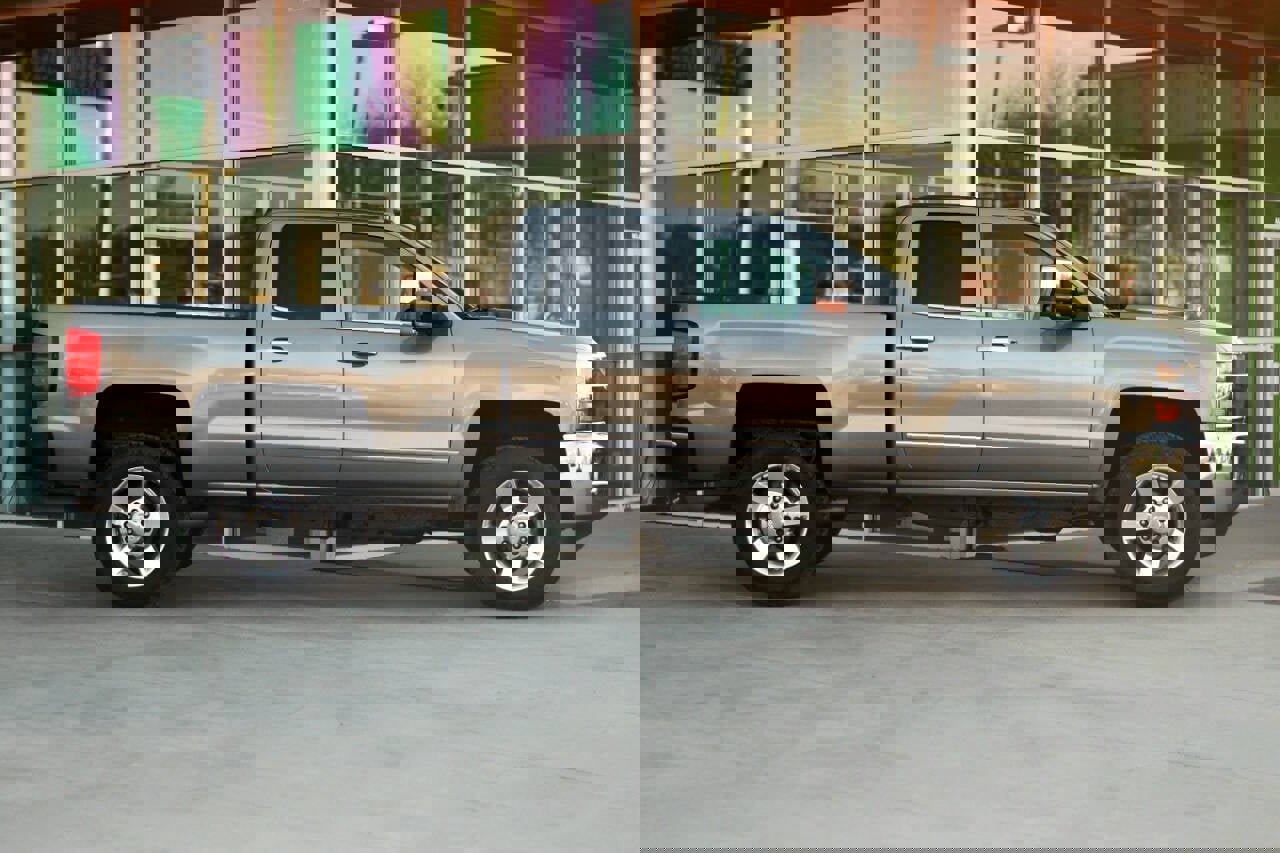 Used 2017 Chevrolet Silverado 2500 LTZ w/ Vortec Plus Package image 9